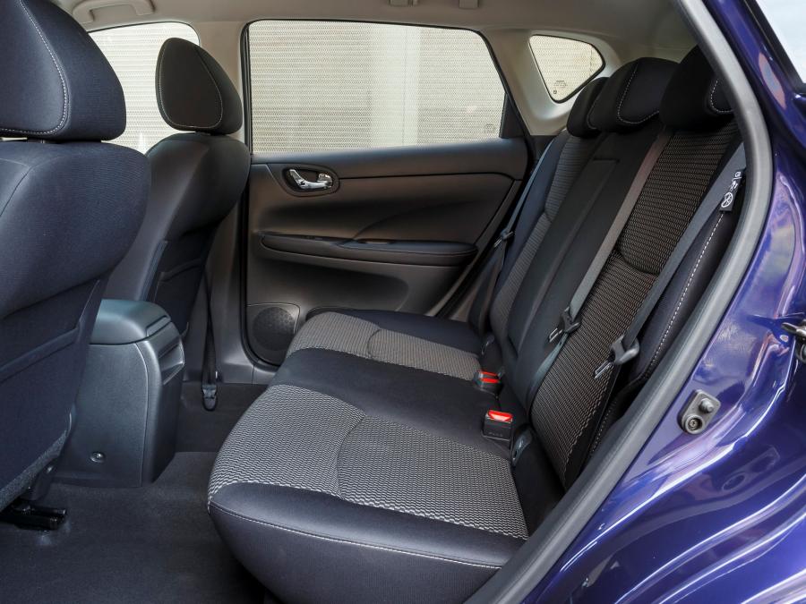  Nissan Pulsar 2015 года  (фото 29 из 33)